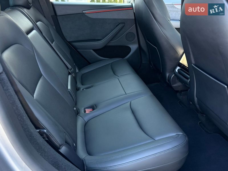 Внедорожник / Кроссовер Tesla Model Y 2025 в Дрогобыче