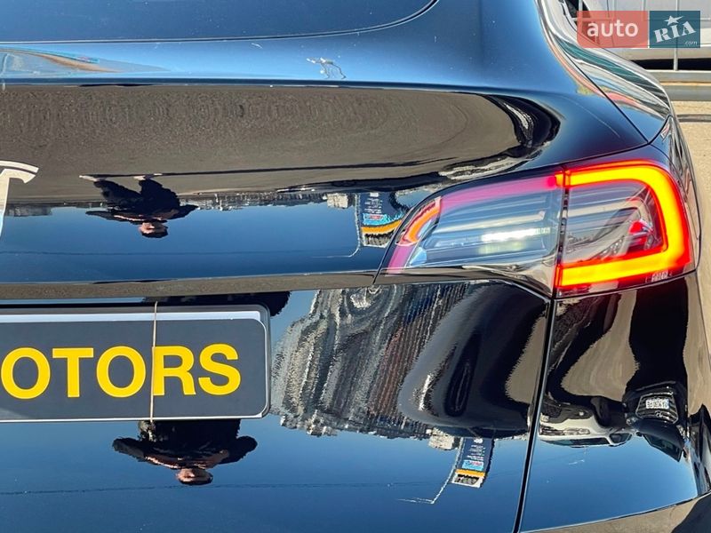 Внедорожник / Кроссовер Tesla Model Y 2024 в Киеве