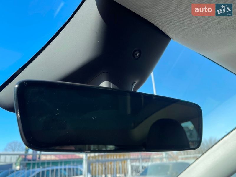 Внедорожник / Кроссовер Tesla Model Y 2024 в Киеве