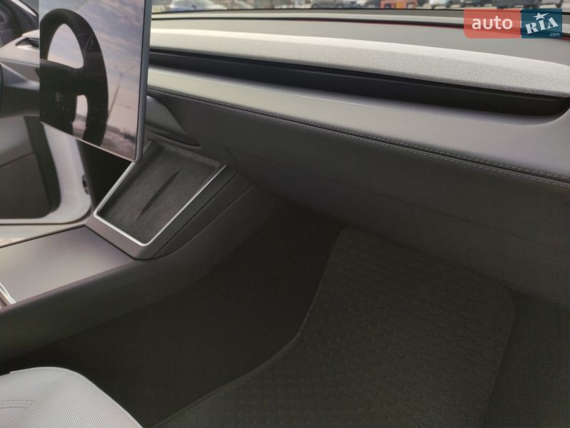 Позашляховик / Кросовер Tesla Model Y 2025 в Білій Церкві