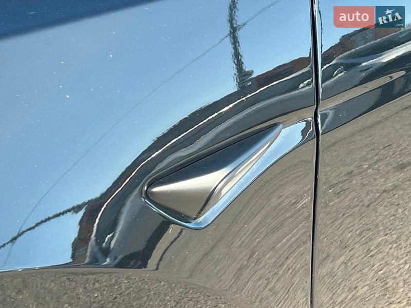 Внедорожник / Кроссовер Tesla Model Y 2024 в Киеве