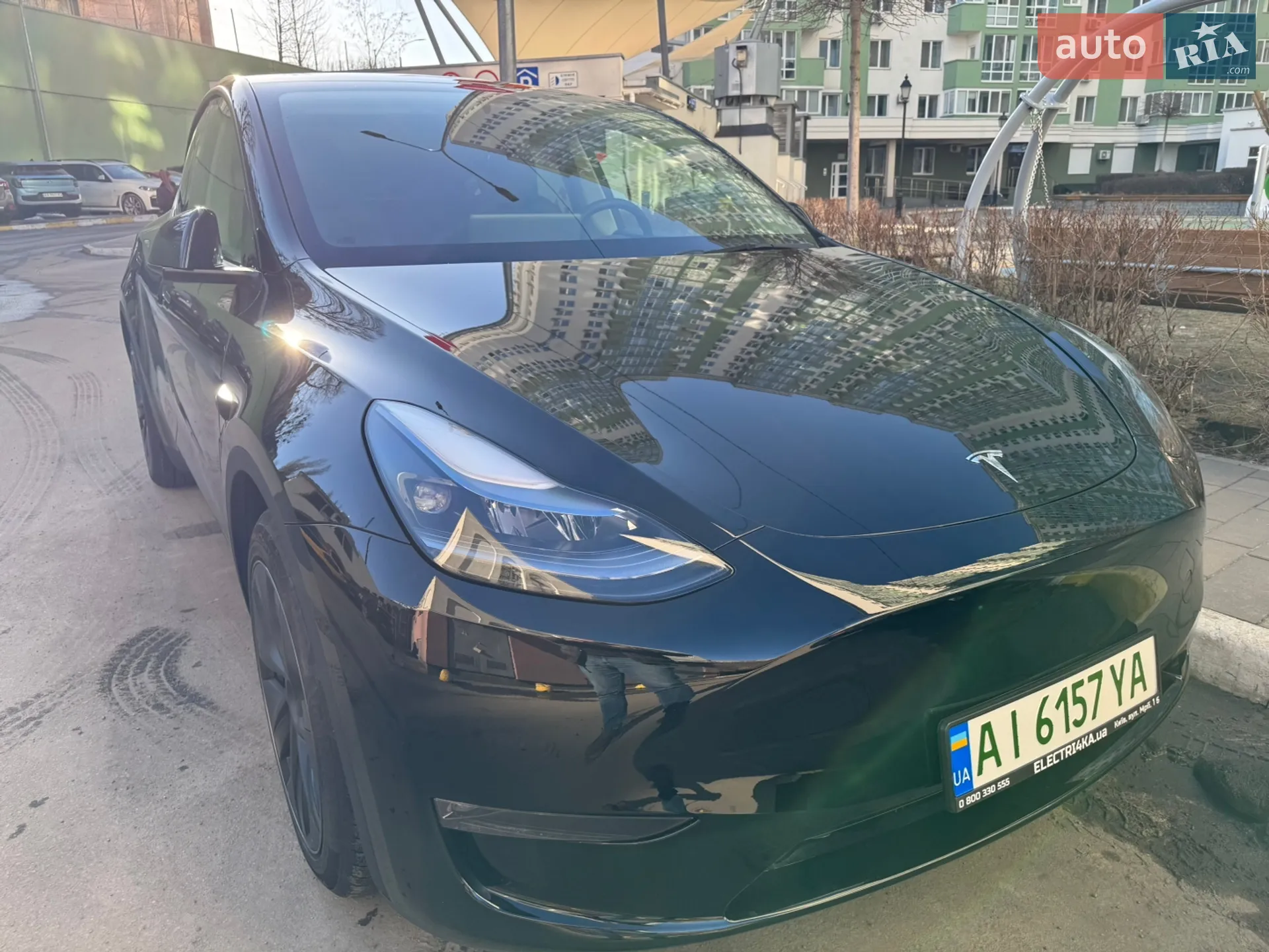 2025 Tesla Model Y - мініатюра 3