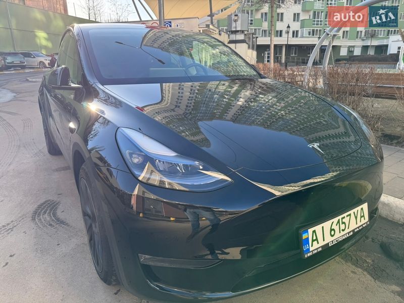 Внедорожник / Кроссовер Tesla Model Y 2025 в Киеве