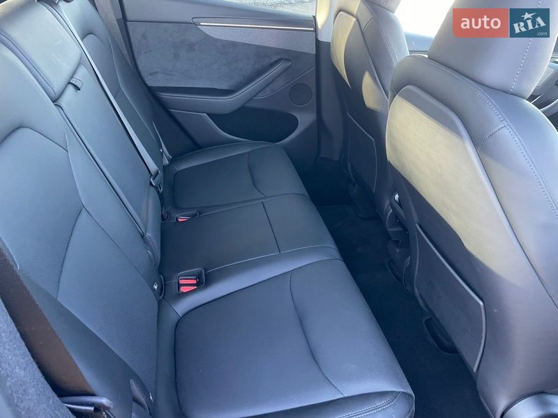 Внедорожник / Кроссовер Tesla Model Y 2025 в Ровно