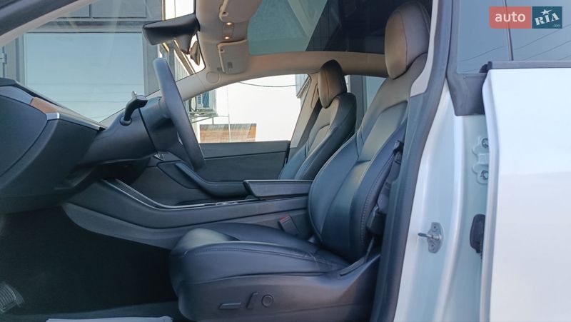 Внедорожник / Кроссовер Tesla Model Y 2020 в Луцке