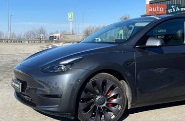 Позашляховик / Кросовер Tesla Model Y 2021 в Львові