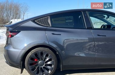 Позашляховик / Кросовер Tesla Model Y 2021 в Львові