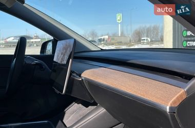 Позашляховик / Кросовер Tesla Model Y 2021 в Львові