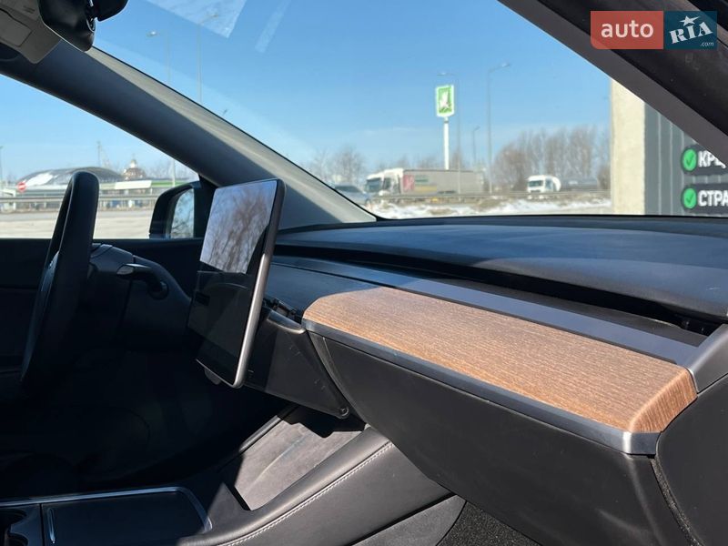 Внедорожник / Кроссовер Tesla Model Y 2021 в Львове