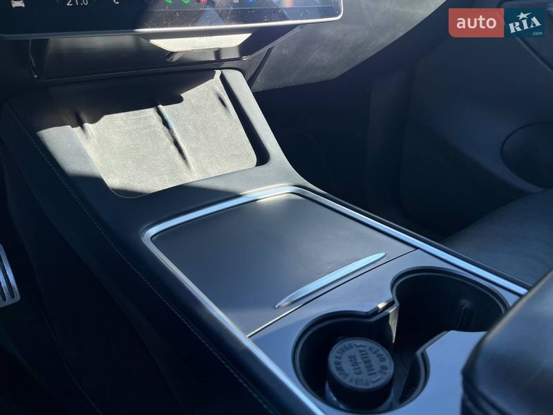 Внедорожник / Кроссовер Tesla Model Y 2021 в Львове