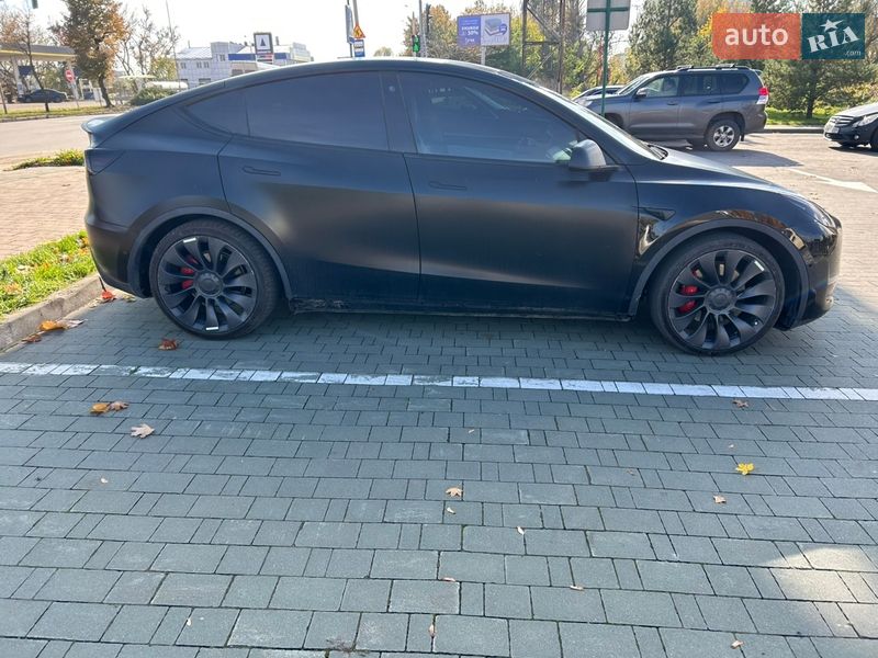 Внедорожник / Кроссовер Tesla Model Y 2021 в Хмельницком