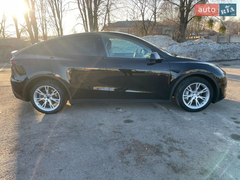 Внедорожник / Кроссовер Tesla Model Y 2022 в Ровно