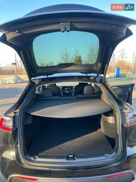 Внедорожник / Кроссовер Tesla Model Y 2022 в Ровно