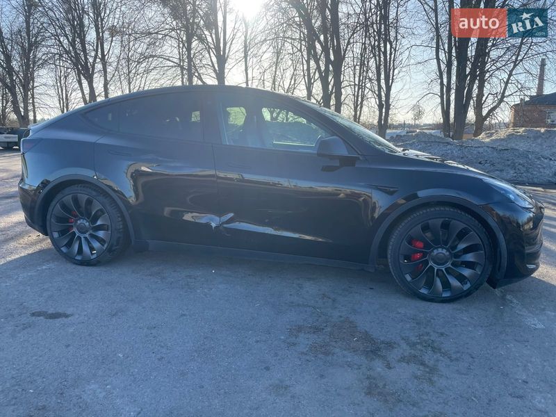 Позашляховик / Кросовер Tesla Model Y 2024 в Рівному