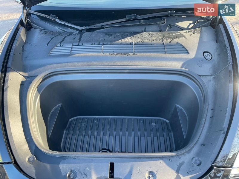 Позашляховик / Кросовер Tesla Model Y 2024 в Рівному