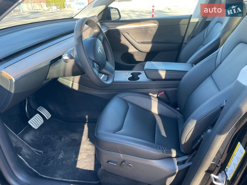 Позашляховик / Кросовер Tesla Model Y 2024 в Рівному