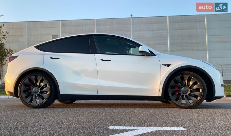 Позашляховик / Кросовер Tesla Model Y 2022 в Рівному фото 6 Позашляховик / Кросовер Tesla Model Y 2022 в Рівному
