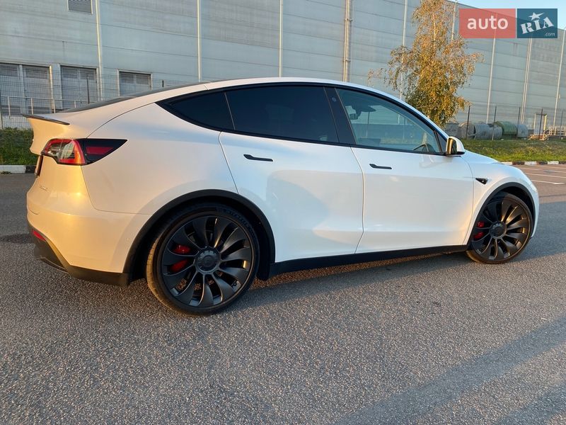 Позашляховик / Кросовер Tesla Model Y 2022 в Рівному фото 8 Позашляховик / Кросовер Tesla Model Y 2022 в Рівному