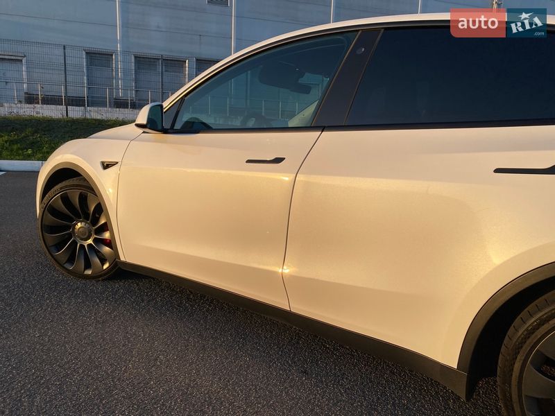 Позашляховик / Кросовер Tesla Model Y 2022 в Рівному фото 32 Позашляховик / Кросовер Tesla Model Y 2022 в Рівному