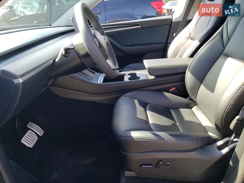 Внедорожник / Кроссовер Tesla Model Y 2023 в Львове