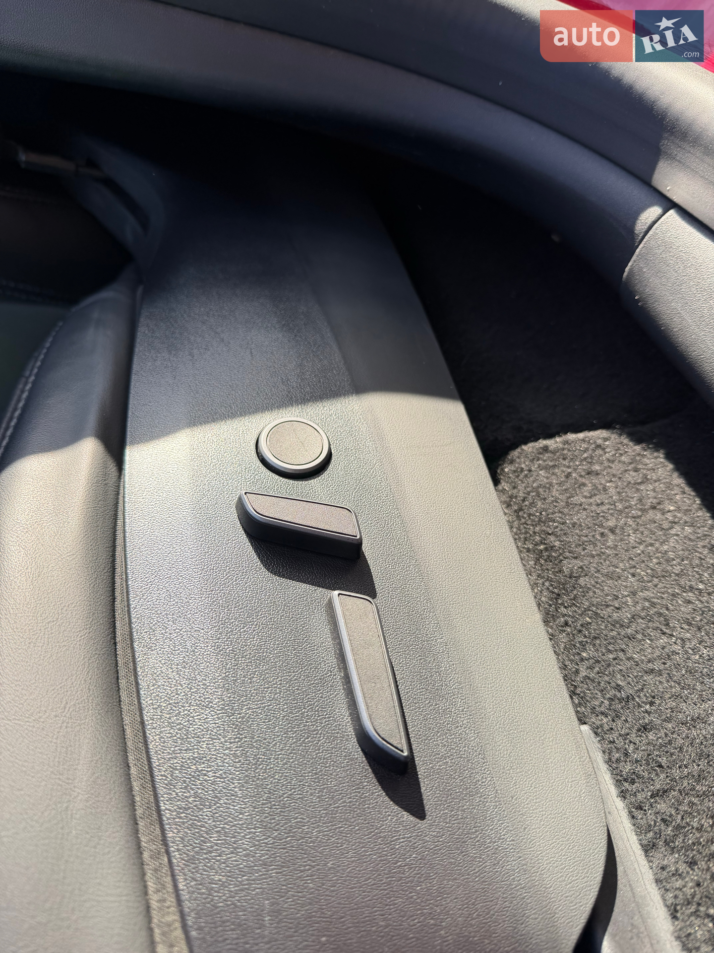 2020 Tesla Model Y - мініатюра 32