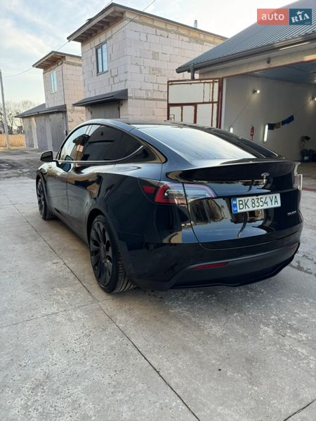 Внедорожник / Кроссовер Tesla Model Y 2022 в Ровно