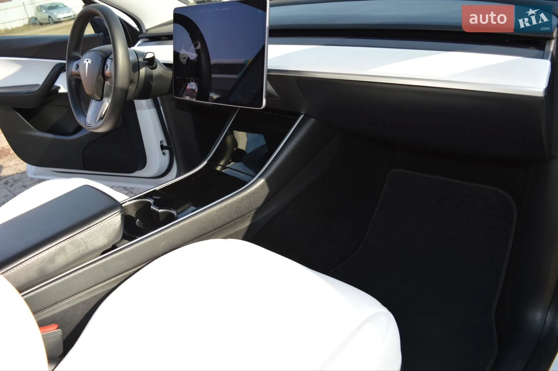 2020 Tesla Model Y - мініатюра 17
