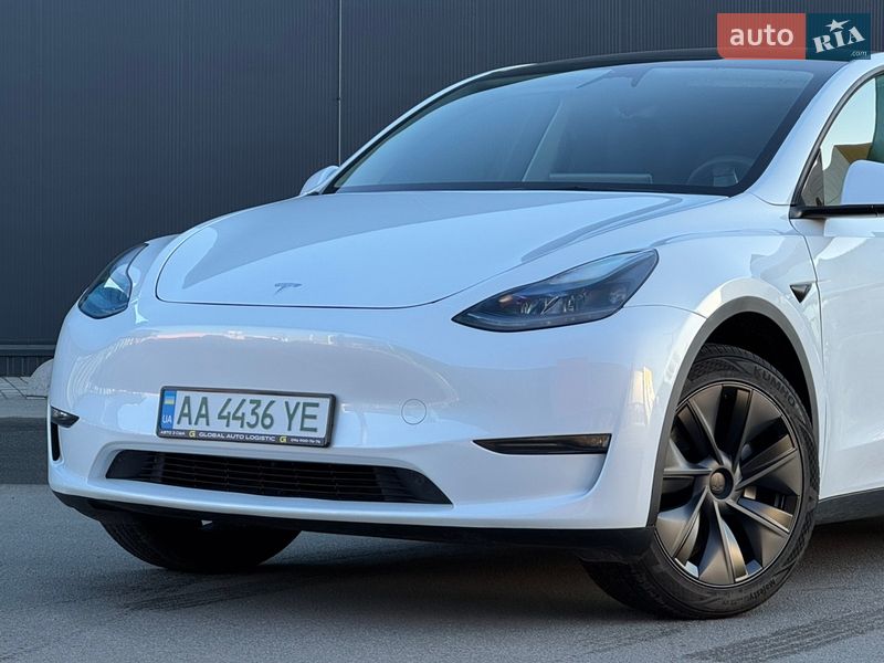 Внедорожник / Кроссовер Tesla Model Y 2024 в Киеве