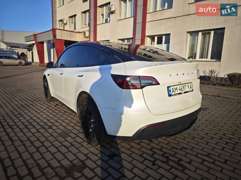 Внедорожник / Кроссовер Tesla Model Y 2022 в Ровно