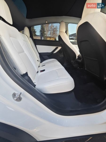Внедорожник / Кроссовер Tesla Model Y 2022 в Ровно