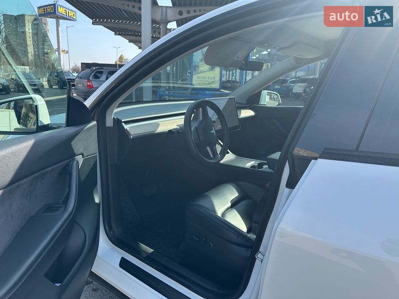 Позашляховик / Кросовер Tesla Model Y 2021 в Львові