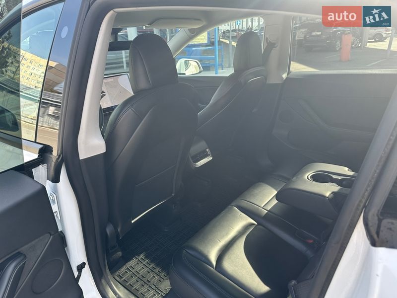 Позашляховик / Кросовер Tesla Model Y 2021 в Львові