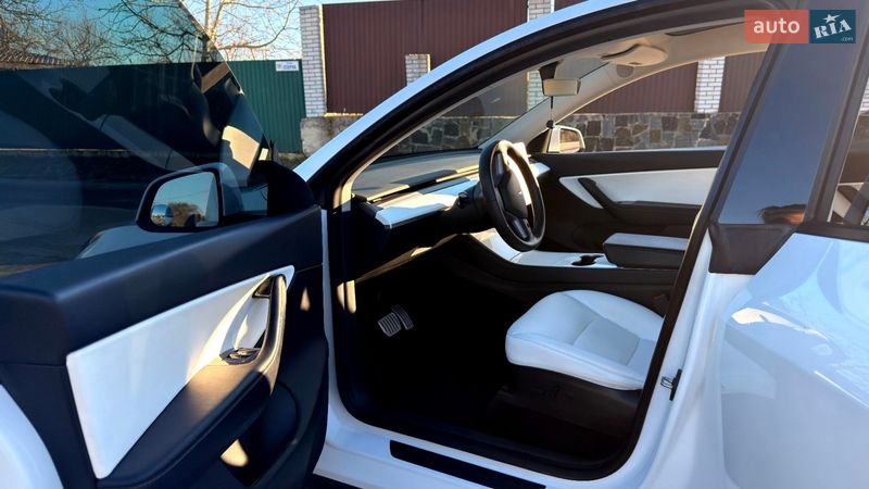Позашляховик / Кросовер Tesla Model Y 2020 в Києві фото 25 Позашляховик / Кросовер Tesla Model Y 2020 в Києві