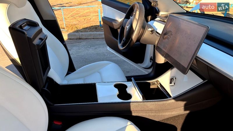 Позашляховик / Кросовер Tesla Model Y 2020 в Києві фото 34 Позашляховик / Кросовер Tesla Model Y 2020 в Києві