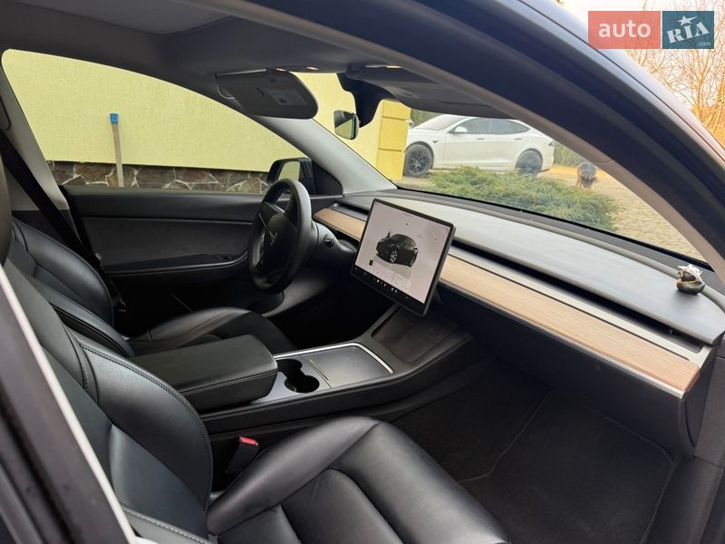 Позашляховик / Кросовер Tesla Model Y 2022 в Львові