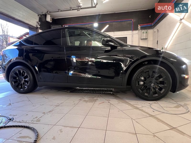 Позашляховик / Кросовер Tesla Model Y 2023 в Києві