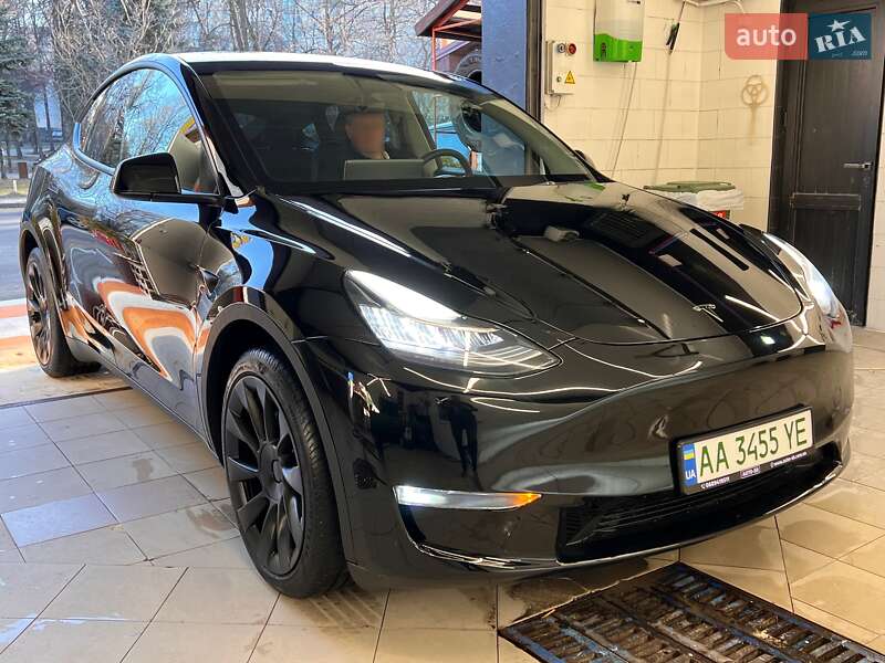 Позашляховик / Кросовер Tesla Model Y 2023 в Києві