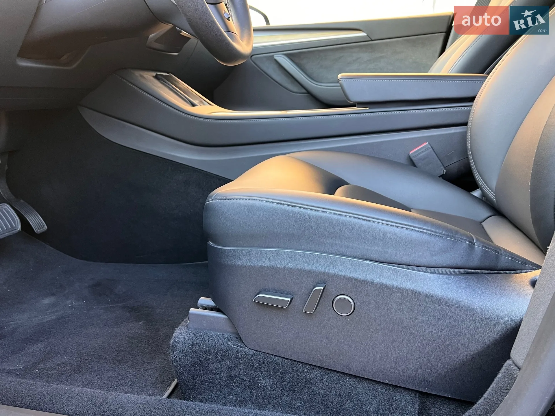 2023 Tesla Model Y - мініатюра 30