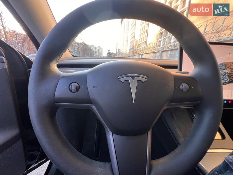 Позашляховик / Кросовер Tesla Model Y 2023 в Києві