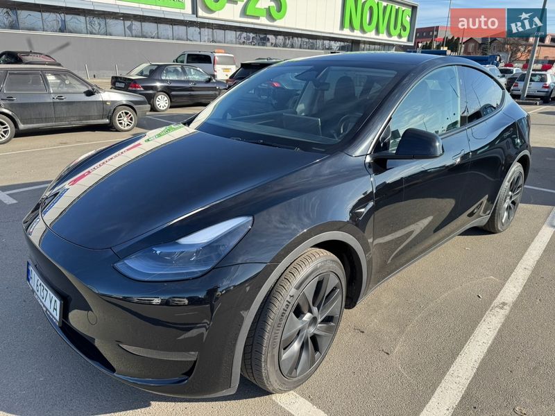 Внедорожник / Кроссовер Tesla Model Y 2024 в Киеве