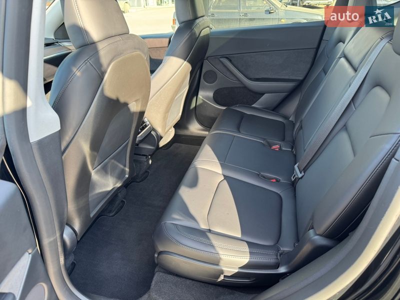 Внедорожник / Кроссовер Tesla Model Y 2024 в Киеве