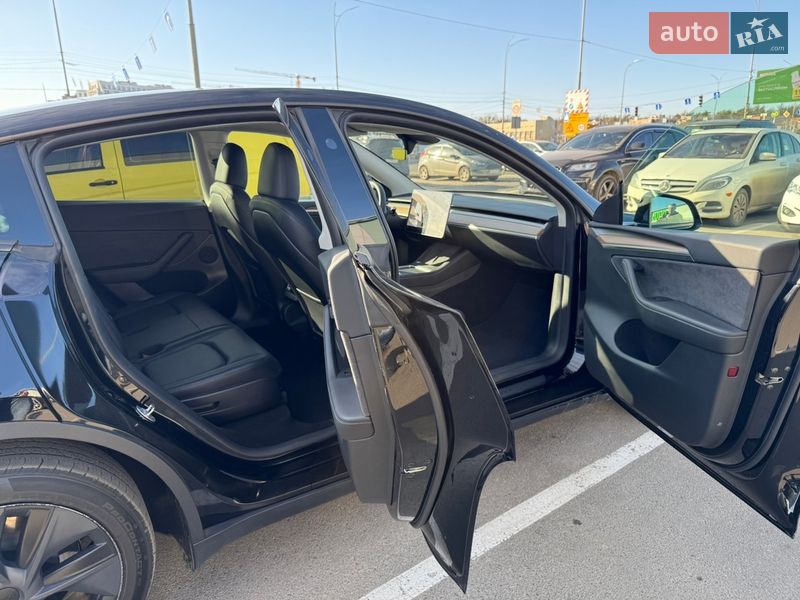 Внедорожник / Кроссовер Tesla Model Y 2024 в Киеве
