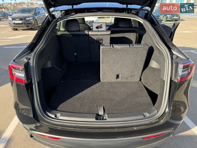Внедорожник / Кроссовер Tesla Model Y 2024 в Киеве
