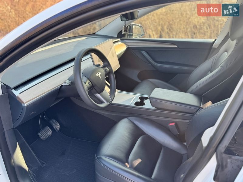 Внедорожник / Кроссовер Tesla Model Y 2023 в Львове