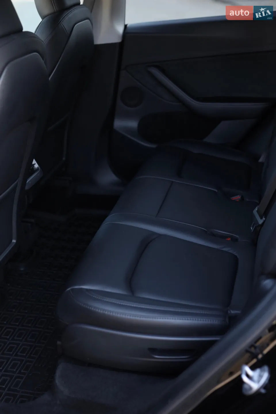 2023 Tesla Model Y - мініатюра 18