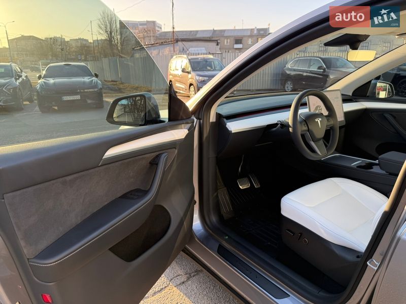 Внедорожник / Кроссовер Tesla Model Y 2023 в Харькове
