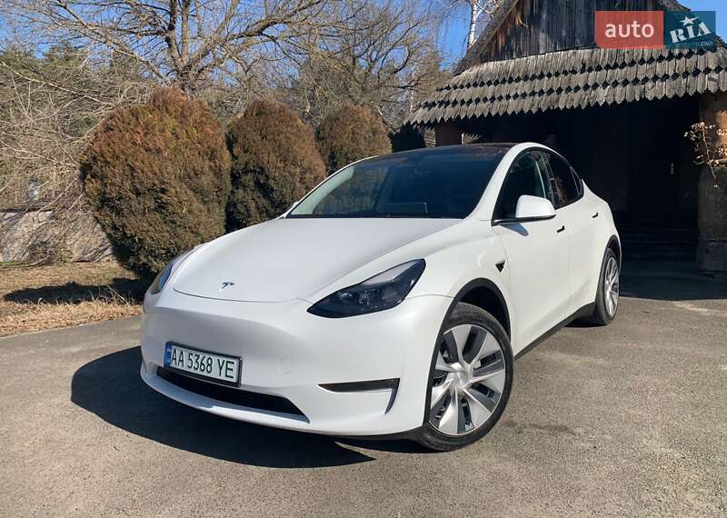 Tesla Model Y 2023