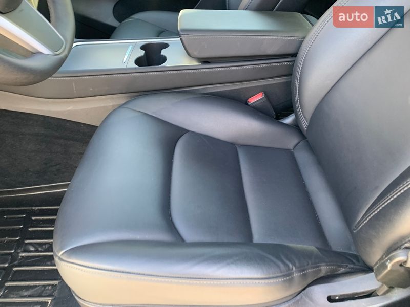 Позашляховик / Кросовер Tesla Model Y 2023 в Києві фото 9 Позашляховик / Кросовер Tesla Model Y 2023 в Києві