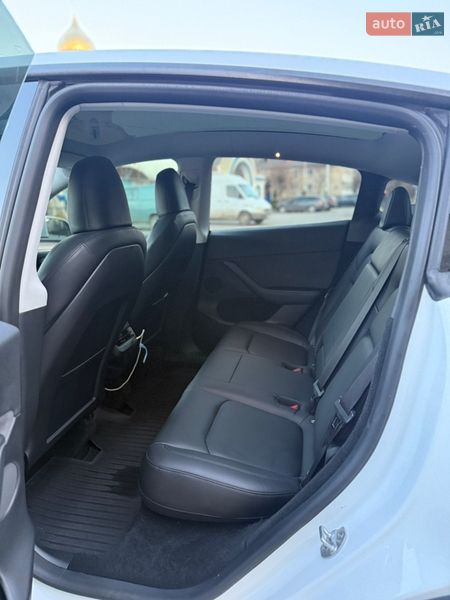 Внедорожник / Кроссовер Tesla Model Y 2022 в Луцке