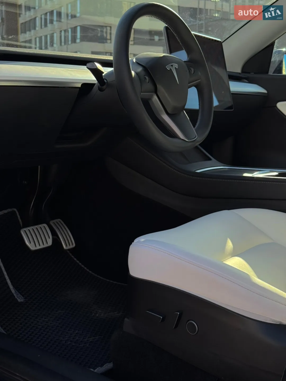 2022 Tesla Model Y - мініатюра 17
